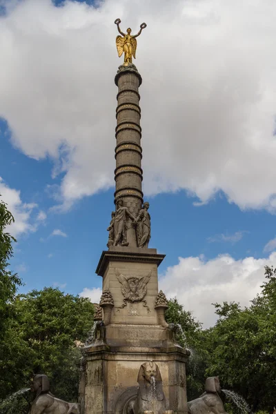 Tarihi bina Paris'te Fransa — Stok fotoğraf