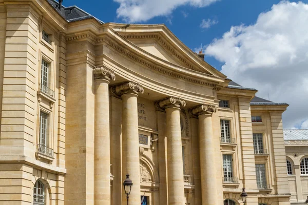 Edificio histórico en París Francia — Foto de Stock