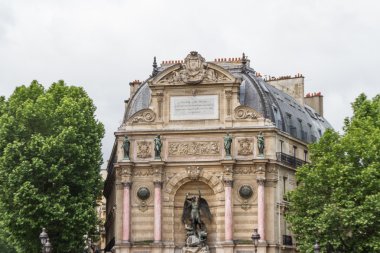 Paris güzel saint michel Çeşmesi