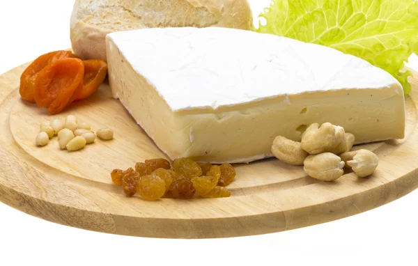 Trozo de queso Brie — Foto de Stock