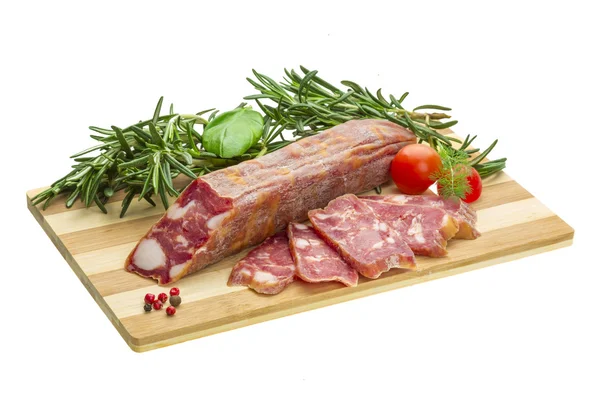 Salami met rozemarijn, basilicum en tomaat — Stockfoto
