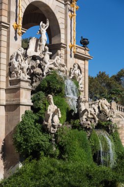 Barcelona ciudadela park lake çeşme altın quadriga ile bir