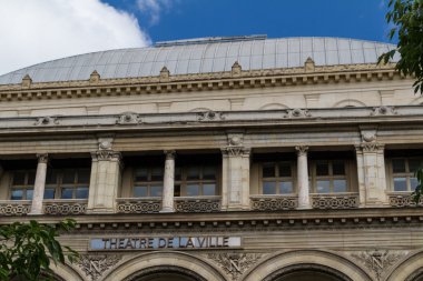 Tarihi bina Paris'te Fransa