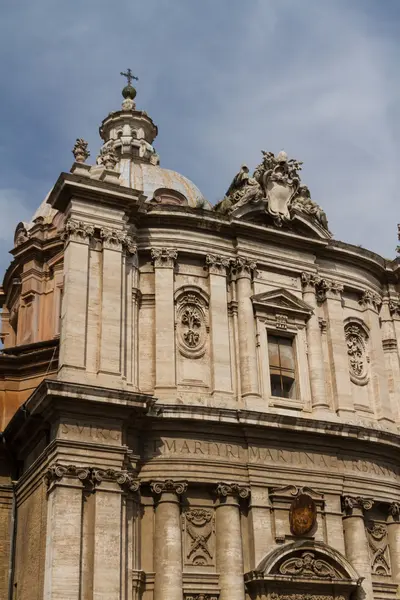 Gran iglesia en el centro de Roma, Italia . —  Fotos de Stock