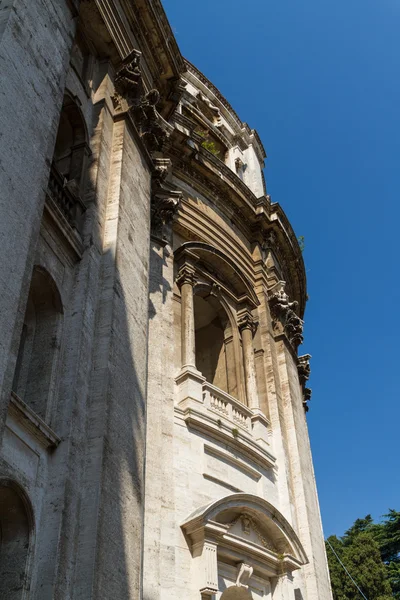 Grande église dans le centre de Rome, Italie . — Photo