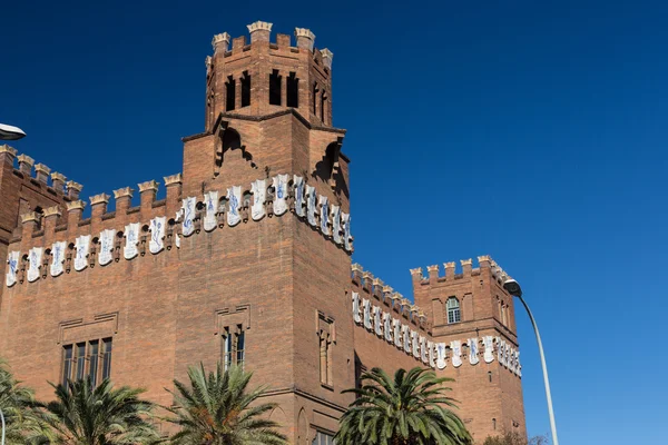 Замок Три Драгона в Барселоне архитектор Доменек и Монтанер — стоковое фото
