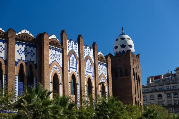 Barcelona bullring La Monumental detalhe ovo mosaico em Gran via — Fotografia de Stock