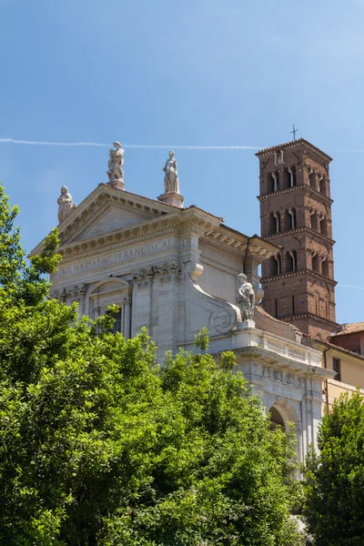 Grote kerk in het centrum van rome, Italië. — Stockfoto