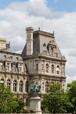 Tarihi bina Paris'te Fransa