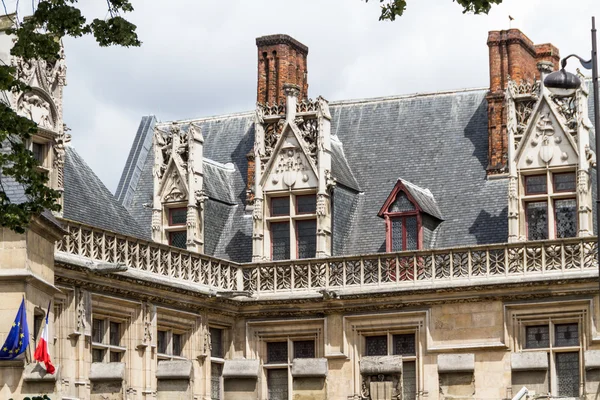 Palazzo storico a Parigi Francia — Foto Stock