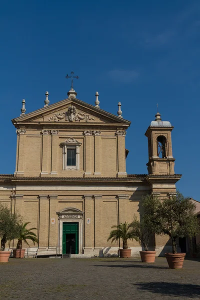 Grande église dans le centre de Rome, Italie . — Photo