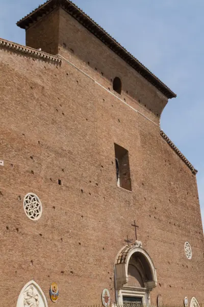 Büyük kilise Merkezi Roma, İtalya. — Stok fotoğraf