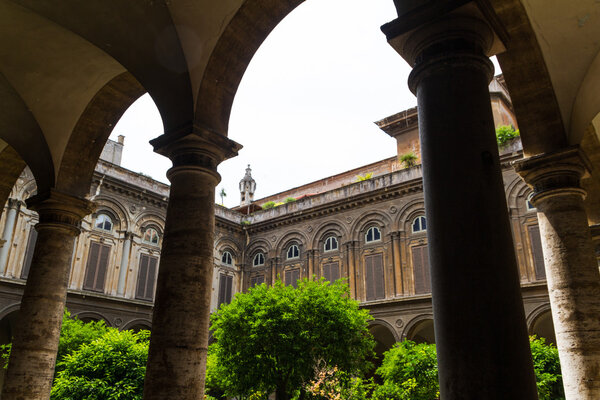 Рим, Италия. Типичные архитектурные детали старого города
