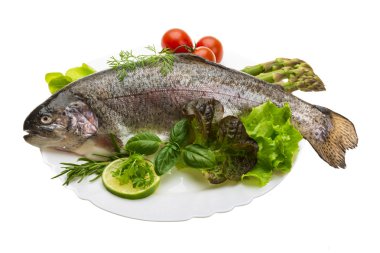 taze çiğ Gökkuşağı alabalığı