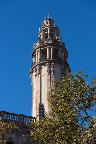 Fasády budov velké architektonické zájmu ve městě barcelona - Španělsko — Stock fotografie