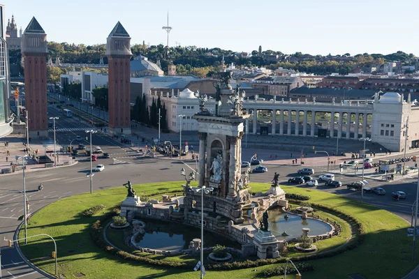 Plaza de espana fontän med nationella palace i bakgrunden, barcelona, — Stockfoto