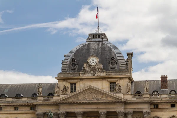 W zabytkowym budynku w Paryżu Francja — Zdjęcie stockowe