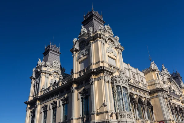 Edificio Puerto de Barcelona en la ciudad de Barcelona (España) ) — Foto de Stock