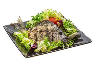 ızgara tilapia ile salata