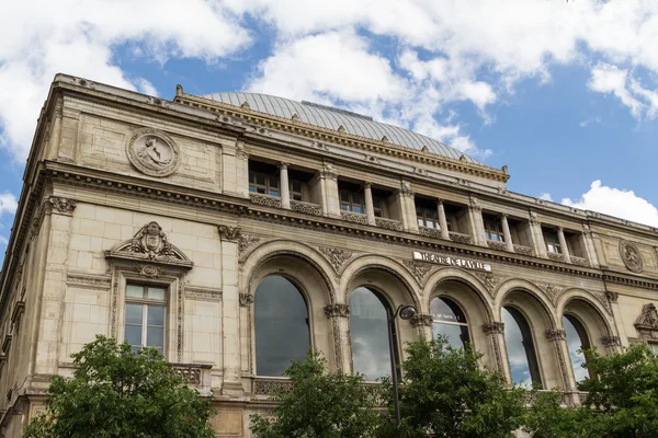 Historisk byggnad i paris Frankrike — Stockfoto