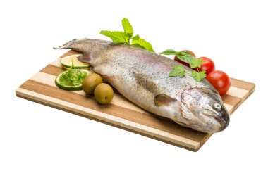 taze çiğ Gökkuşağı alabalığı