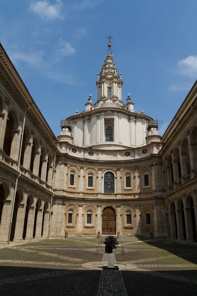 Grande igreja no centro de Roma, Itália . — Fotografia de Stock