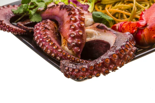 章鱼和龙虾腿海鲜意面 — 图库照片