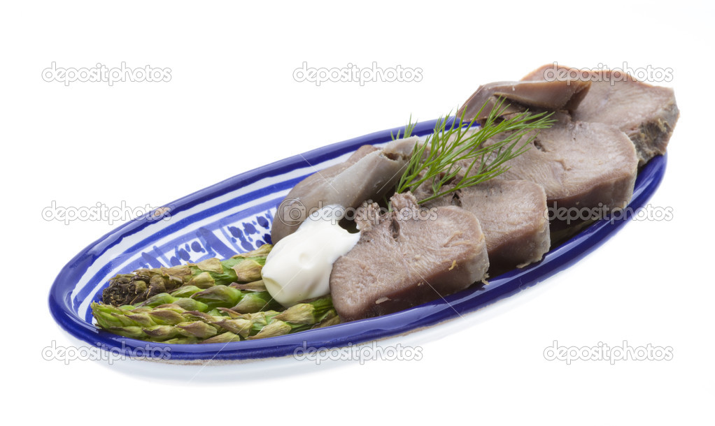 Fillet of pork tongue with asparagus