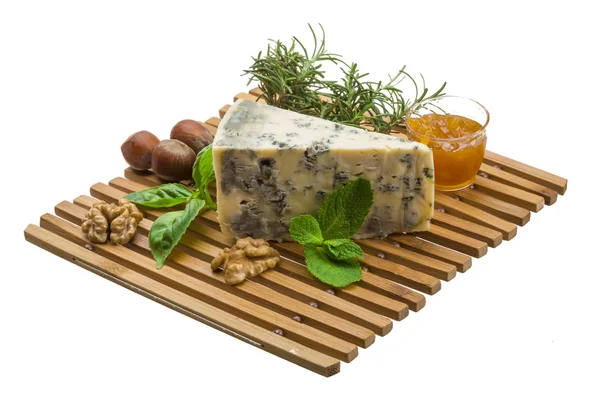 Dor blauwe kaas met kruiden, noten en honing — Stockfoto