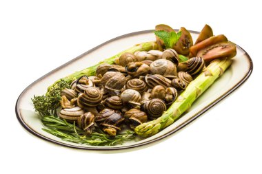 enginar, kuşkonmaz, biberiye, timus ve domates ile