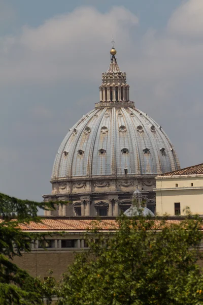 バシリカ ディ サン ピエトロ寺院、バチカン市国、ローマ、イタリア — ストック写真