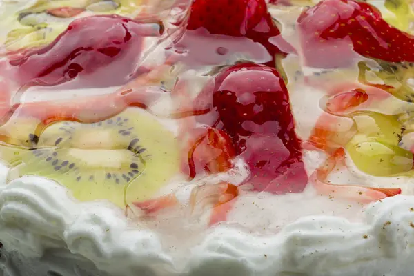 Gâteau à la crème aux fraises — Photo