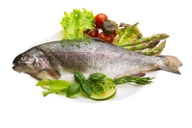 taze çiğ Gökkuşağı alabalığı