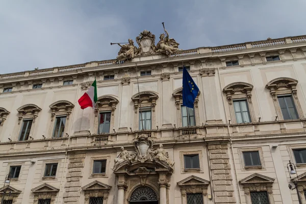 Ρώμη, τη διαβούλευση, κτίριο στην πλατεία quirinale. — Φωτογραφία Αρχείου