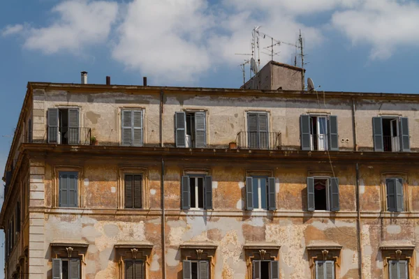 Roma, Italia. Típicos detalles arquitectónicos de la ciudad vieja — Foto de Stock