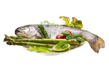 taze çiğ Gökkuşağı alabalığı