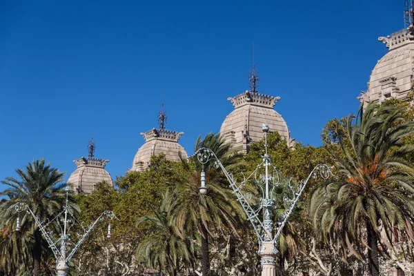 Gevels van de gebouwen van grote architectonische belang in de stad barcelona - Spanje — Stockfoto