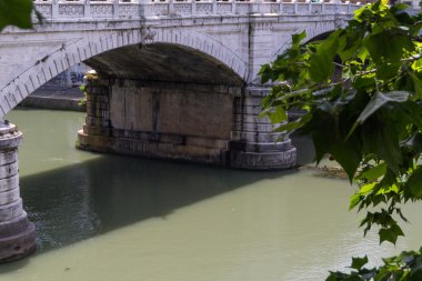 Roma köprüleri
