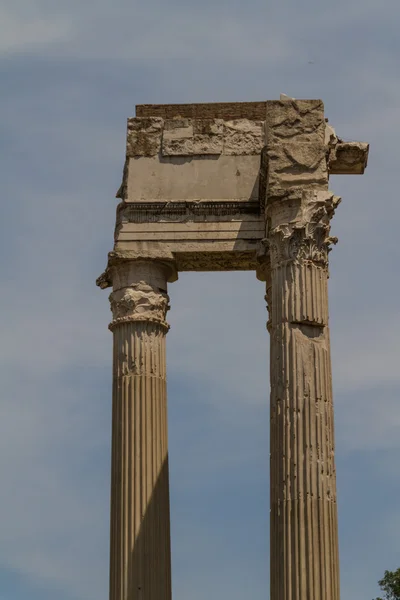 Ruiny przez teatro di marcello, Rzym - Włochy — Zdjęcie stockowe