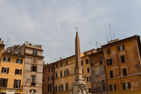 ローマ、イタリア。旧市街の典型的なアーキテクチャの詳細 — ストック写真