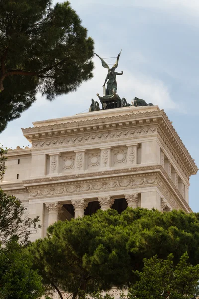Bauruinen und antike Säulen in Rom, Italien — Stockfoto