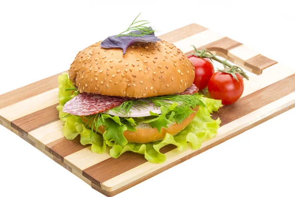 Brot mit Würstchen und Salat — Stockfoto