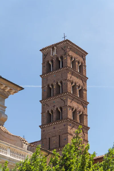 Grande igreja no centro de Roma, Itália . — Fotografia de Stock