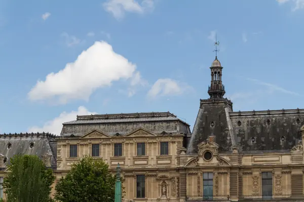 Tarihi bina Paris'te Fransa — Stok fotoğraf