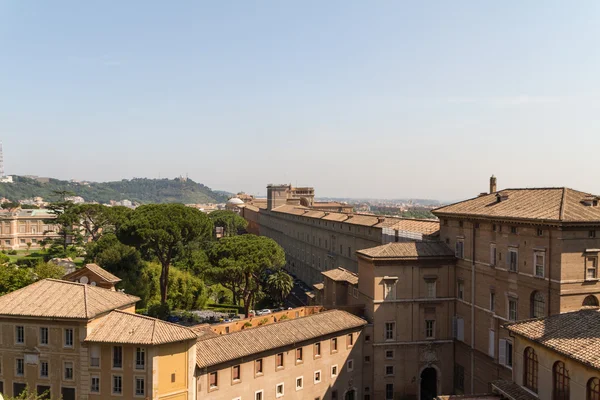 Edificios en el Vaticano, la Santa Sede en Roma, Italia. Parte de la Basílica de San Pedro . —  Fotos de Stock