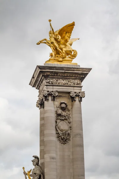 Edifício histórico em Paris França — Fotografia de Stock