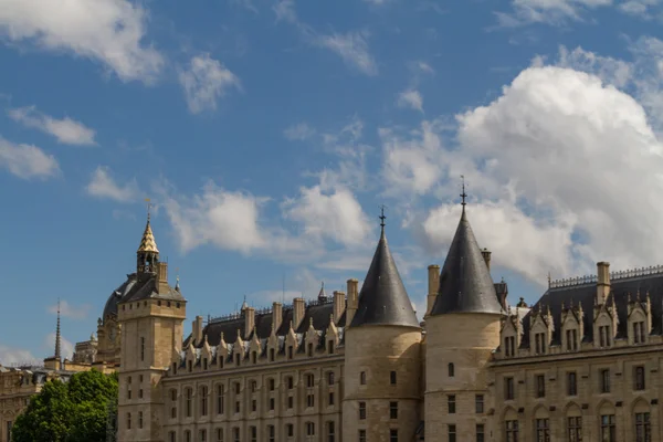 Historische gebäude in paris france — Stockfoto