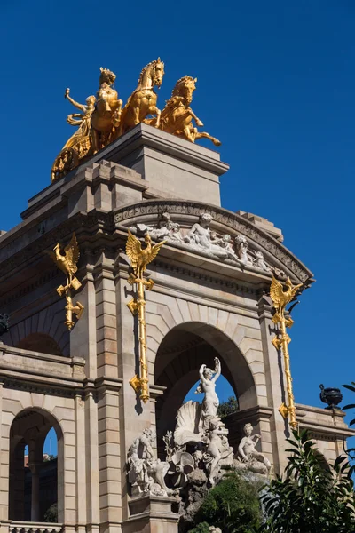 Barcelona ciudadela park lake fountain with golden quadriga of Aurora — Stock Photo, Image