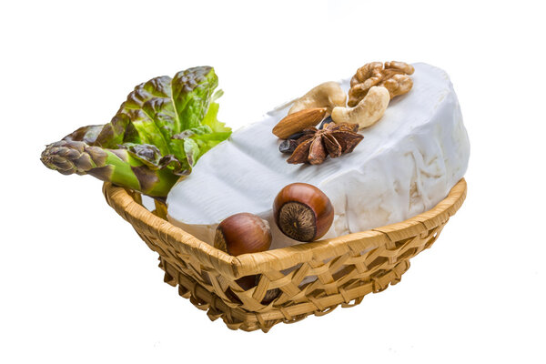 Свежий сыр бри
