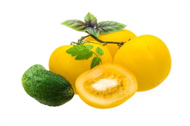 Sarı domates ve salatalık